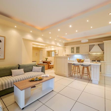 Aura Elegant Apartment Near Garitsa Bay Análipsis 외부 사진