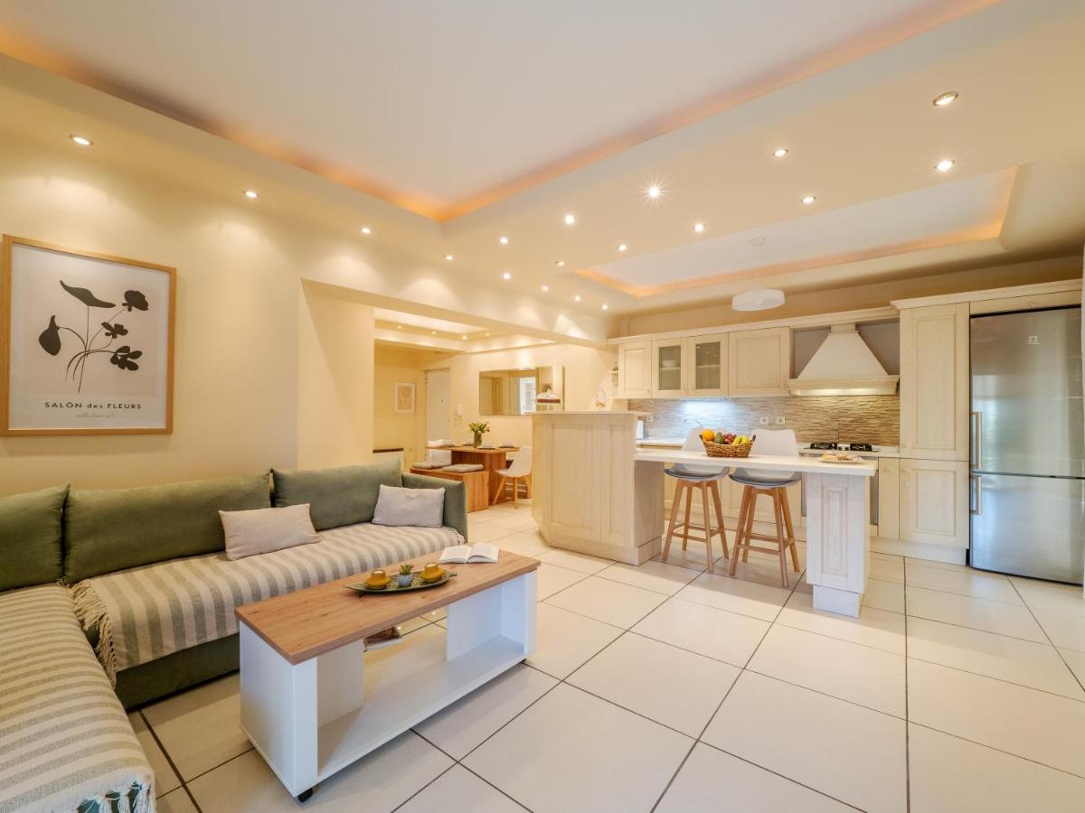 Aura Elegant Apartment Near Garitsa Bay Análipsis 외부 사진